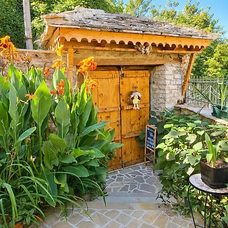 "Villa 70" Guesthouse-3