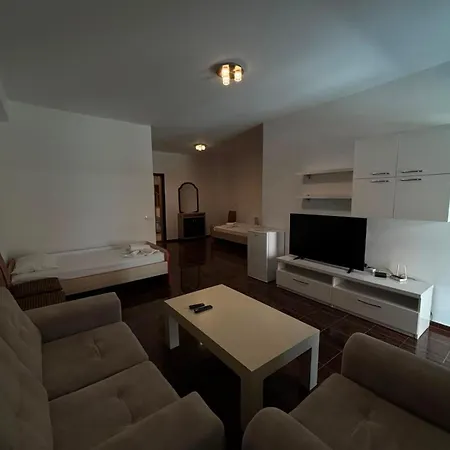 Fishta Hotel & Apartments-3