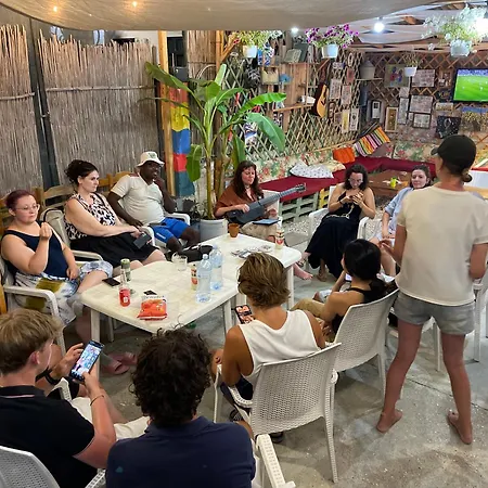 Vlora Backpackers Hostel & Bar Lungomare-3