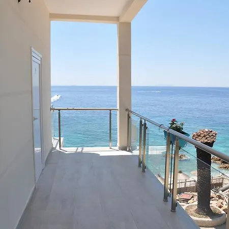 Guesthouse Riviera "Xh&M" Dhermi-2