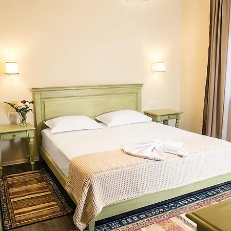 Hotel Vila Bregu-3