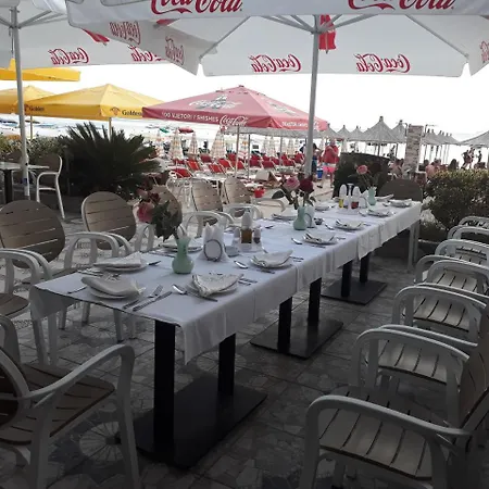 Hotel 3 Vellezerit-3