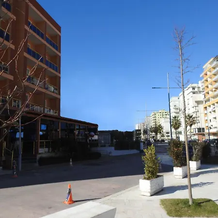 Hotel 3 Vellezerit-2