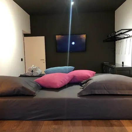Nikki Apartments 2-3