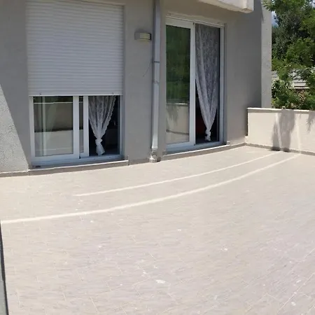 Family Apartments Dhermi-2
