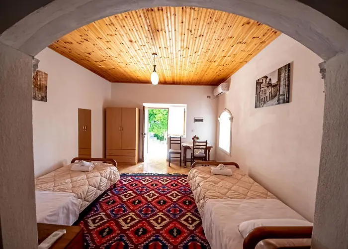 Guest House Garden Gjirokaster