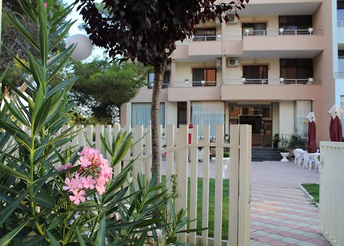 Hotel Villa Aljor Golem 