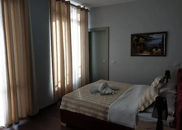 Perandor Beach Durrës