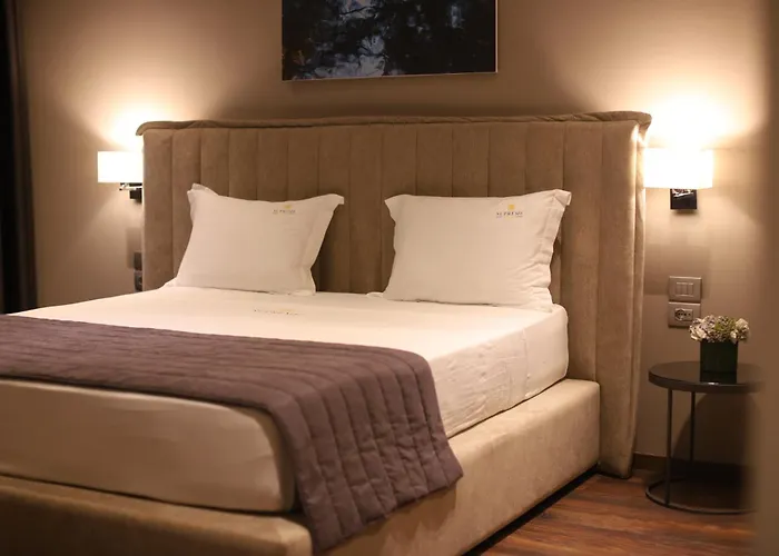 Supreme Hotel Golem 