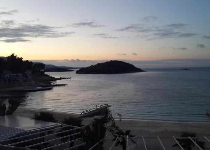 Seaside Cabin Ksamil