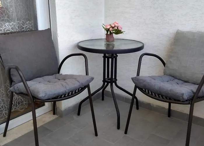 City Center Cute And Comfy Apartment - Ajia Apartments Tirana
