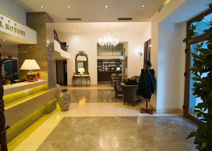 Hotel Boutique Kotoni Tirana Con una pista da Golf