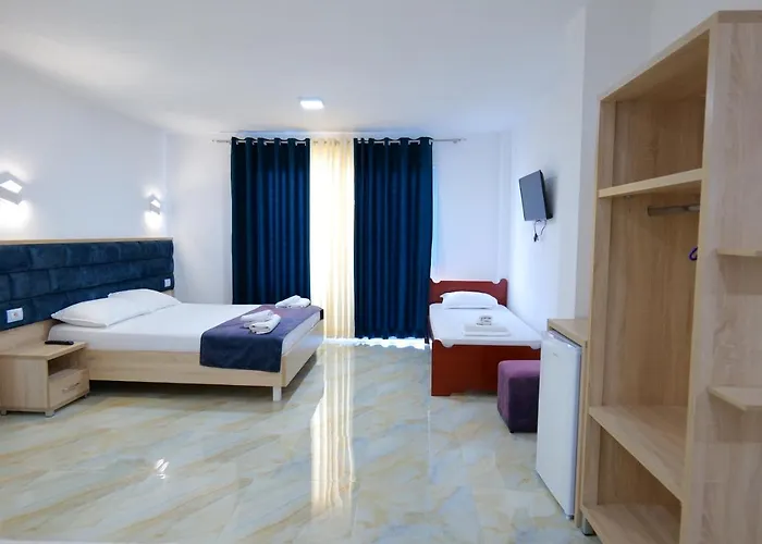 Hotel Eksamilia