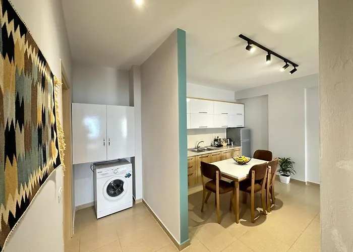 Trea Accomodations - On Private Beach With Sunbed & Umbrella Vlore