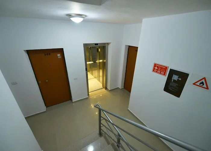 Apt Sarandë