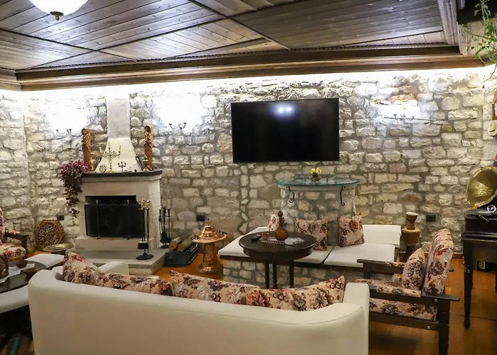 Villa Oda Tomori Berat