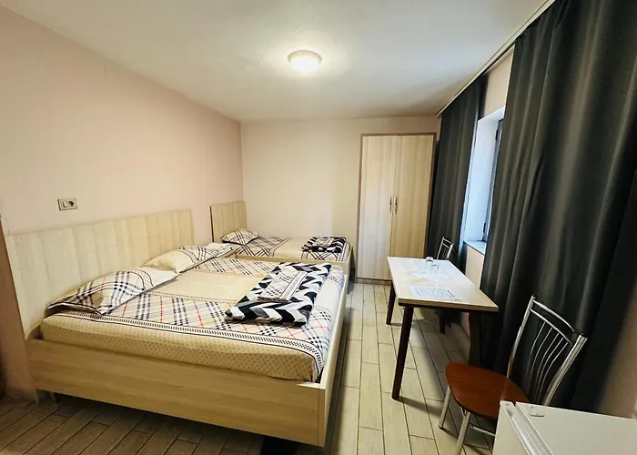 Urban Life Tirana- Economy Rooms