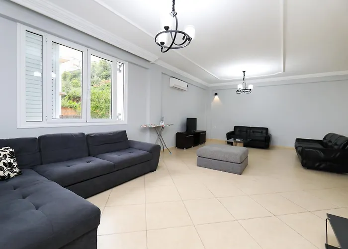 Villa Luisanna Free Parking Vlore