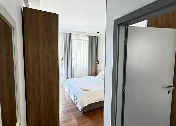 Luciano Hotel Himare