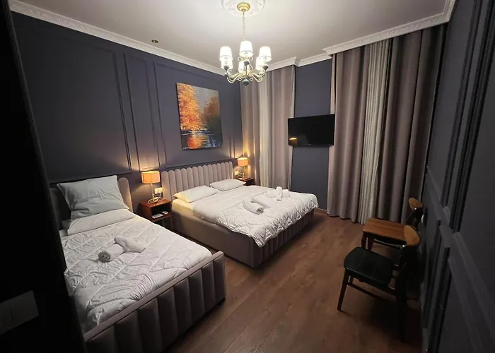 Amo'S Hotel Shkoder