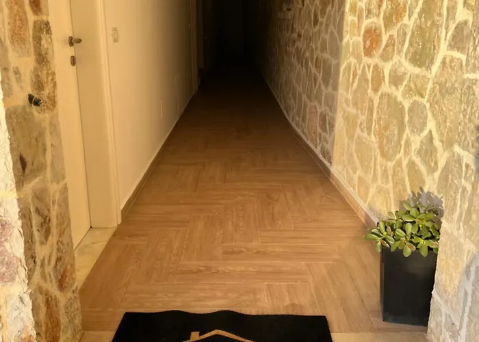 Stonevilla Buta Himarë