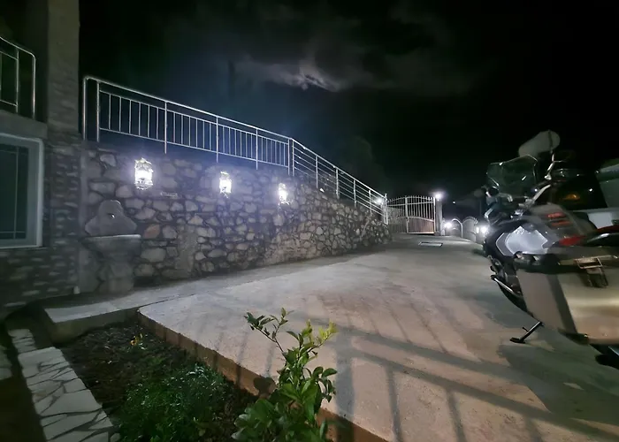Hyka Stone House Shkoder Bed & Breakfast