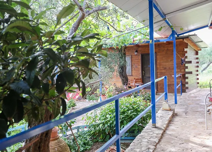 Holiwood Motel Himare