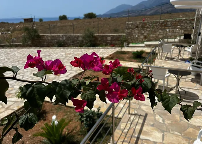 Noah'S Home Himare