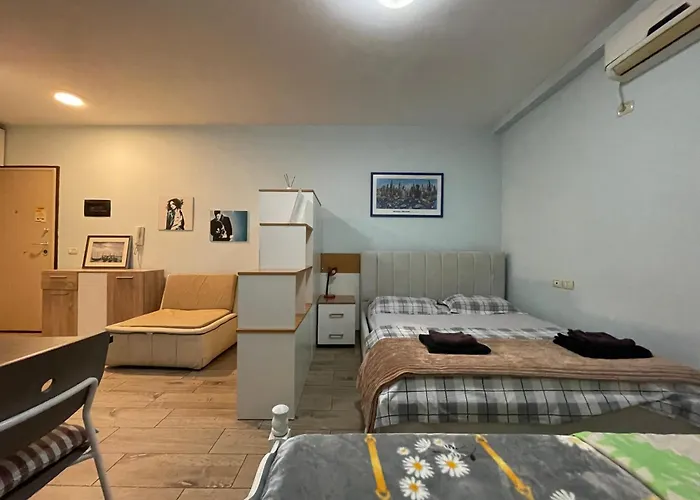 Enjoy Travel Cute Studio Apartment Tirana