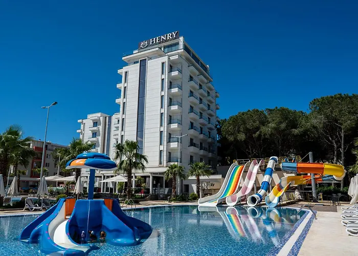 Henry Resort & Spa Golem 