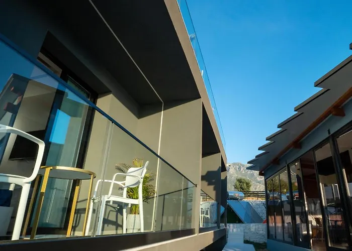 Sea Queen Luxury Hotel Radhime