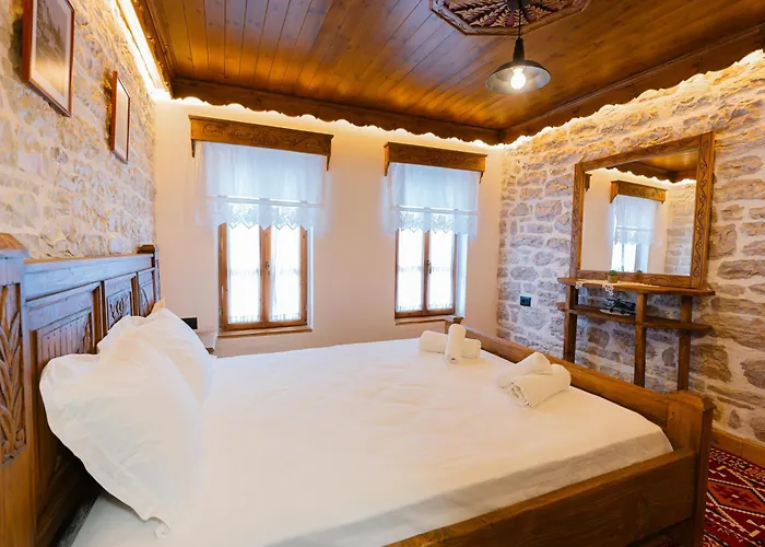 Vila 24 Gjirokaster