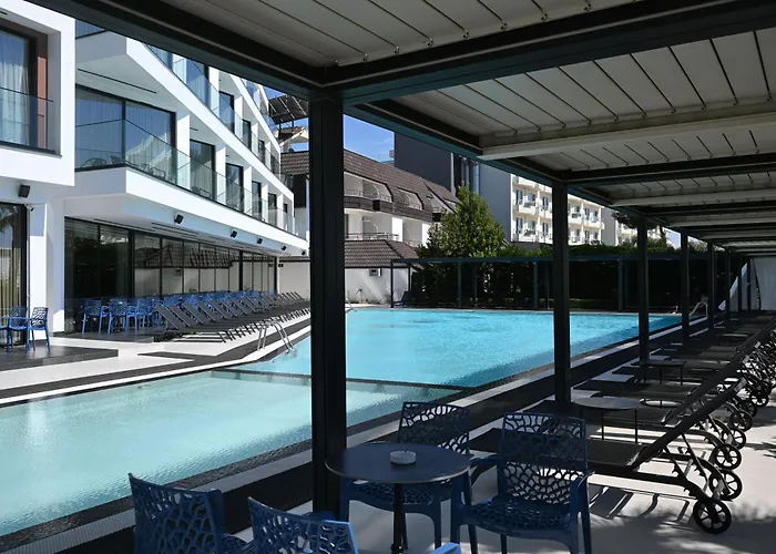Luxury Premium Finese Hotel Golem 