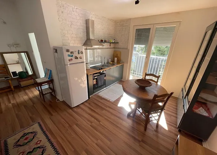 Boutique Flora Center One Bedroom App - Enjoy Travel Tirana