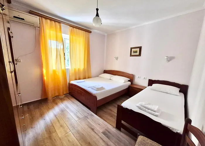 Vita Apartment - Spacious Garden And Balcony 5 Min To Beach & Center Ksamil