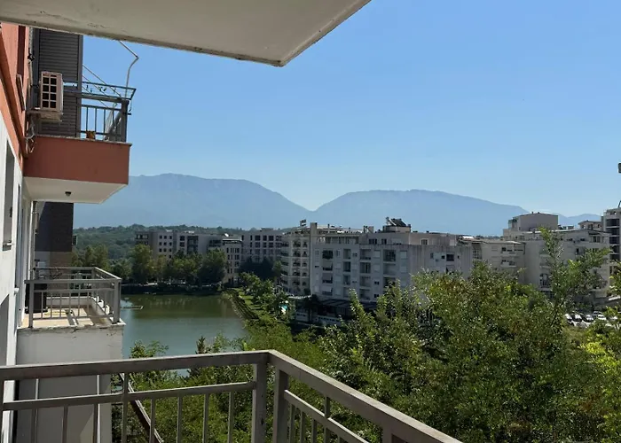 Lake View Apartment Tirana