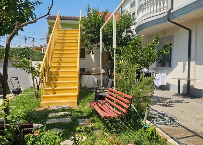 Eagle'S Nest Apartment Shkoder