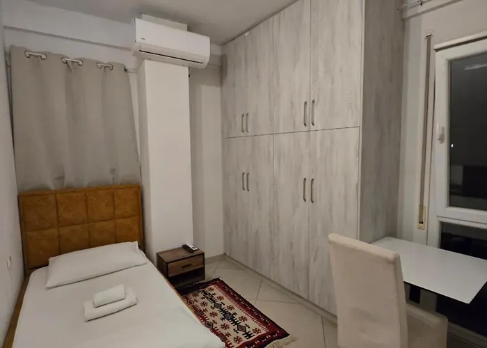 Pet friendly Isabel Rooms Tirana