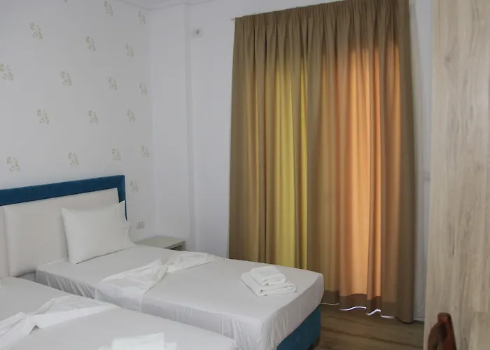 Maxi'S Apartments Sarande