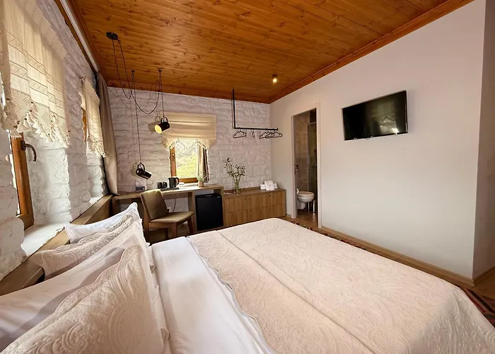 The Stone Sky Hotel Gjirokastër