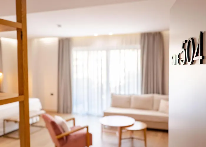 Glow Boutique Hotel & Suites Sarandë