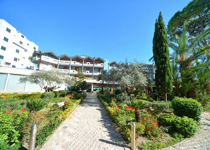 Hotel California Resort Golem 
